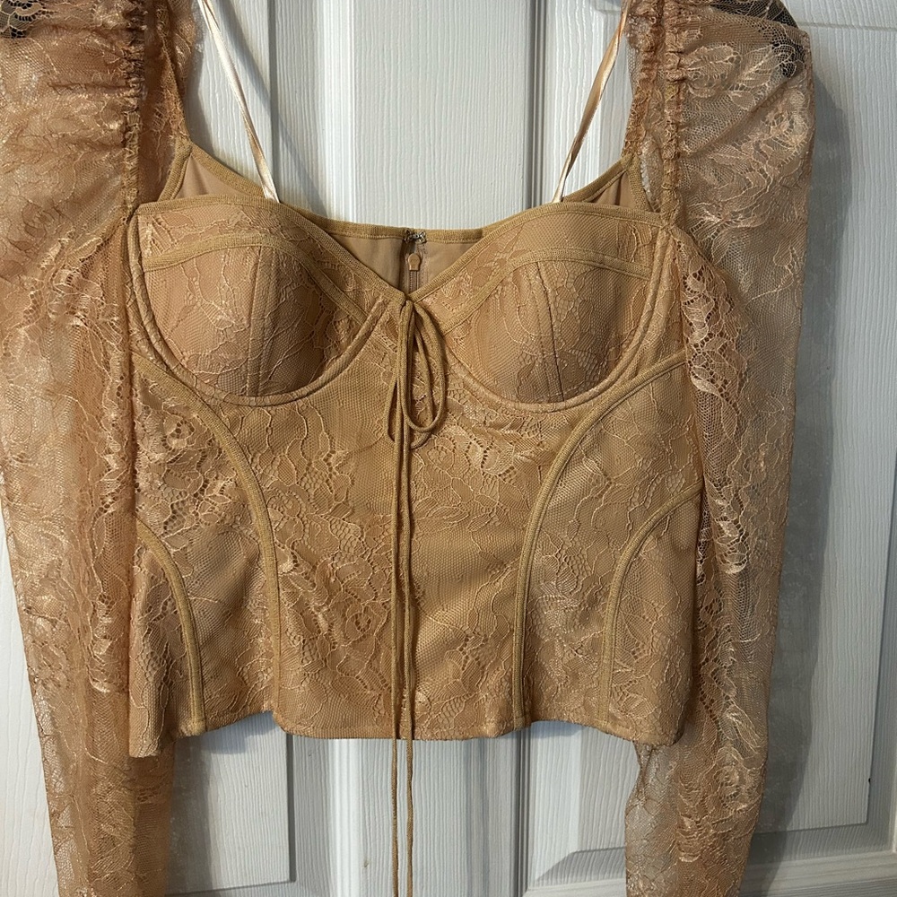 Chelsea & Violet Lace Sweetheart Blouse in Beige